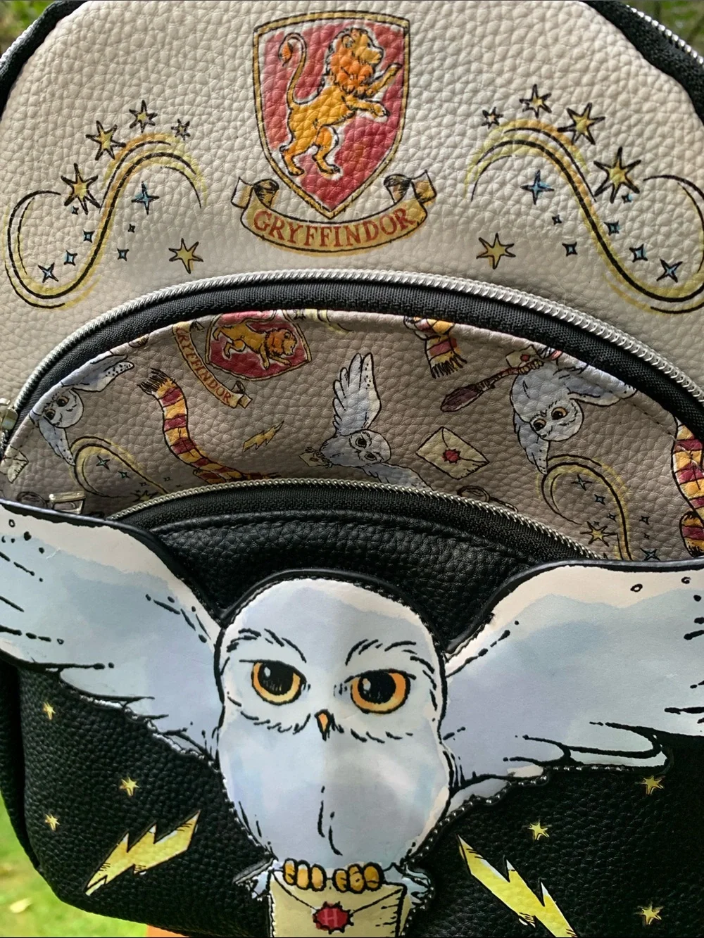 Warner Bros. Gryffindor Hedwig Mini Backpack - White, Black & Yellow NWOT